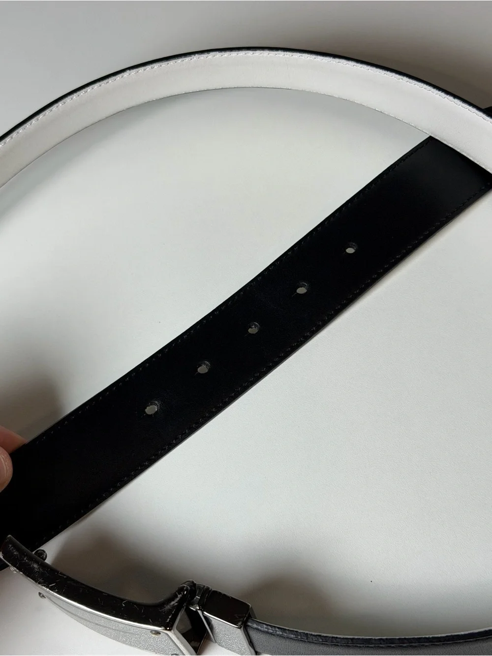 Nike Black and White 34W Leather Belt with Swoosh Buckle Performance Golf